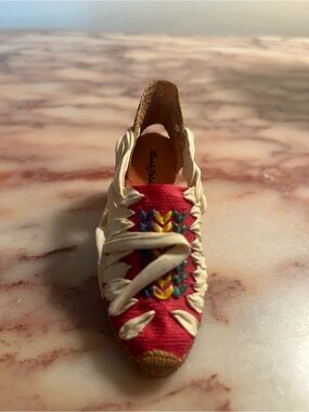 Beverly Feldman “Just The Right Shoe” Espadrille “Pacha”